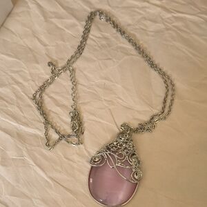 Beautiful Silvertone Necklace